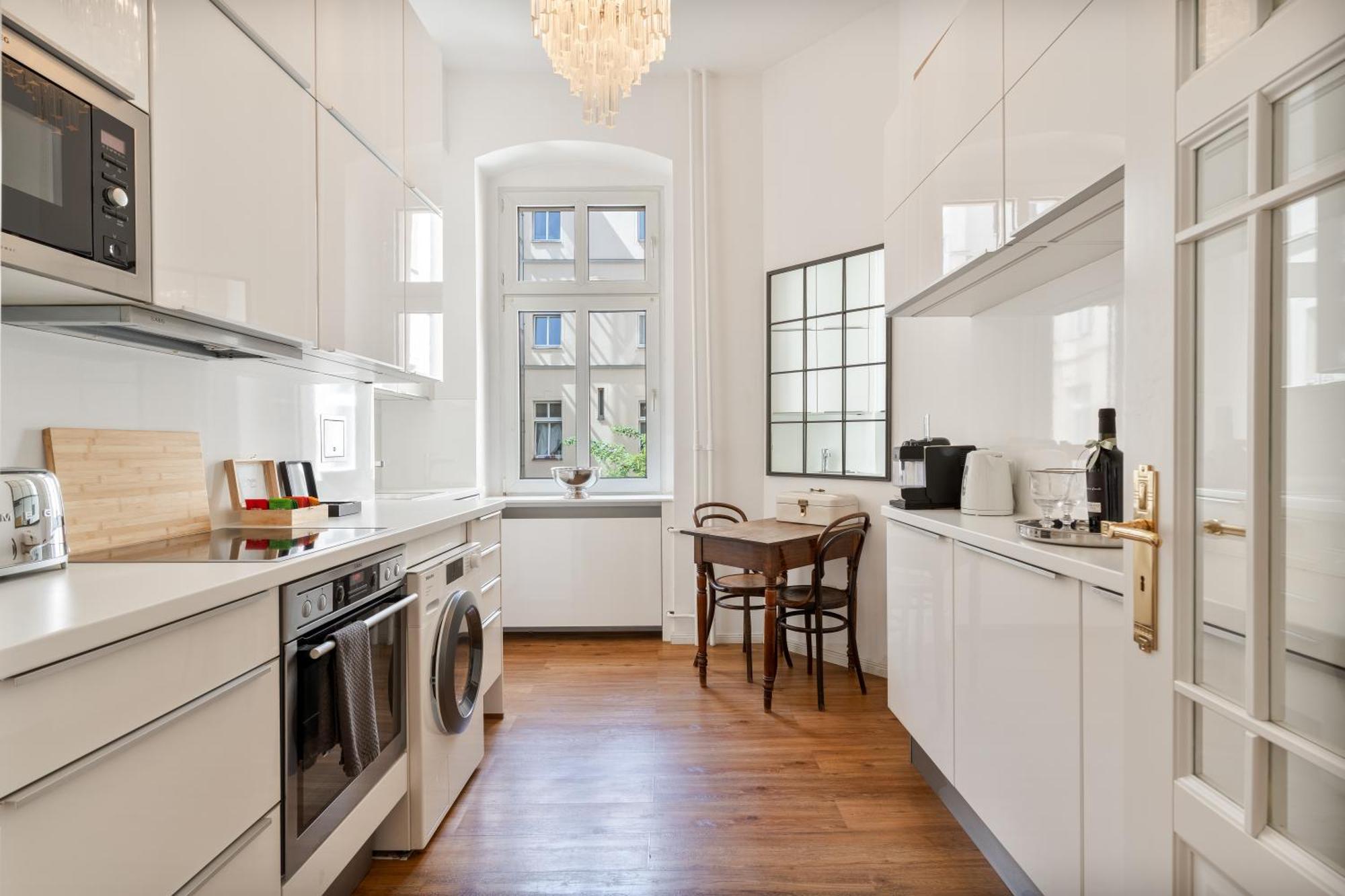 Fantastic In Prime Location - Center West